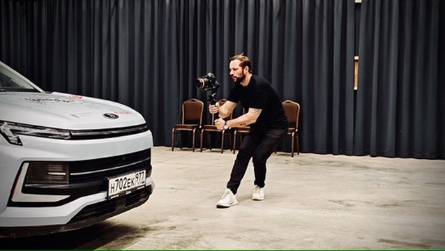 Backstage 25